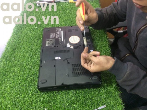 Sửa laptop DELL Inspiron N4020 không sạc được-aalo.vn