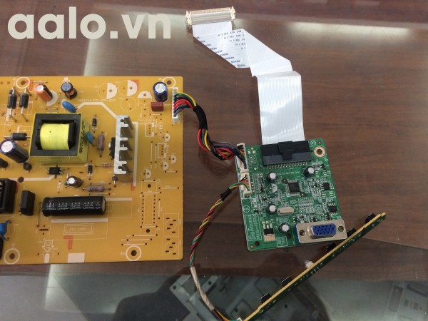 Bo nguồn và tín hiệu LCD e950Sw