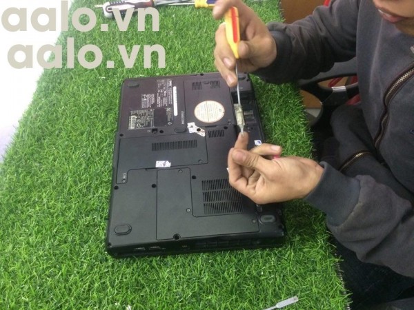 Sửa laptop Asus  X401 X501 lỗi hiển thị-aalo.vn