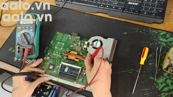Sửa laptop HP 450 G3 không sạc được-aalo.vn